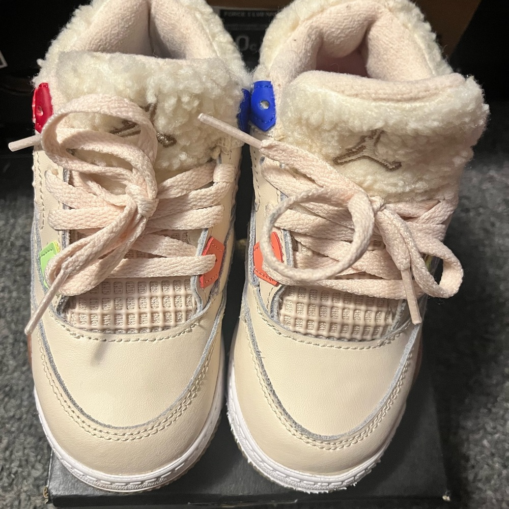 Wild thing 4s size 10c